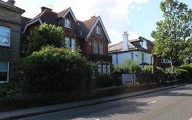 Acorn Lodge Guest House - Free Parking